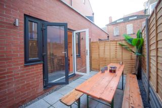 higgihaus #3b 4 Bed Monday - Friday Whole House - Bristol - 4