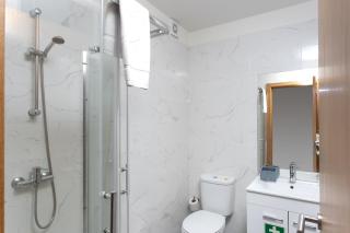 A Modern and Homely 3 Bedroom with Elevator - Porto - 3