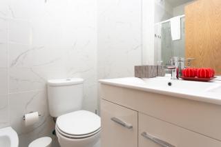 A Modern and Homely 3 Bedroom with Elevator - Porto - 1
