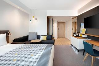 Holiday Inn London Heathrow - Bath Road by IHG - Hillingdon - 9