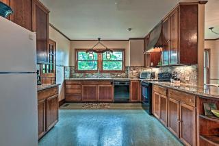 Amazing Historic Home with Stunning Mountain Views! - Blowing Rock - 1