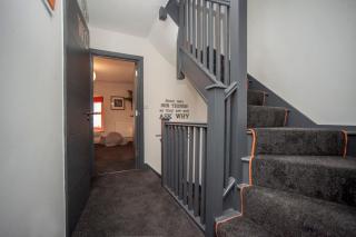 higgihaus #3a 4 Bed Small Groups Hip Location Sleeps 4-8 - Bristol - 2