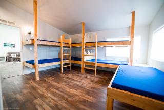 LOGE Westport - 9