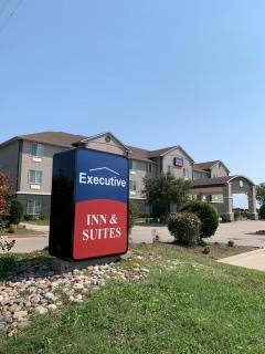 Executive Inn & Suites - Marlin - 7