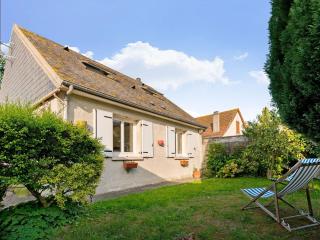 Serene Holiday Home for family with Garden - Isigny-sur-Mer - 8
