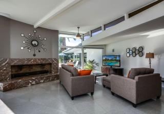 Mod Reflections at Tamarisk - Rancho Mirage - 1