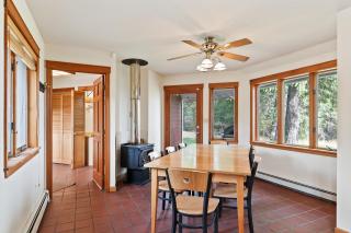 Lakeview Home with new hot tub - Sleeps 10 - Sandpoint - 5