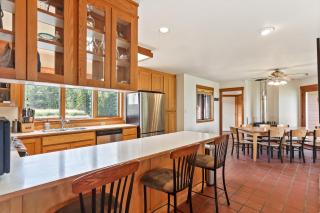 Lakeview Home with new hot tub - Sleeps 10 - Sandpoint - 3