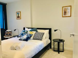 Stylish 1BR Apartment in Melbourne CBD near Carlton Garden - 9
