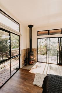 Rainforest Gardens - Luxury Hillside Accomodation with Views to Bay & Islands - Mount Cotton - 7