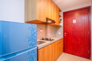 Simply Look Studio Tamansari Mahogany Karawang Apartment By Travelio - Karawang - 7