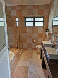 The Hamptons Guest House - Durban - 9