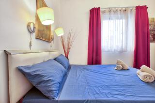 VIC- SEAFRONT Apartment - Sliema - 2