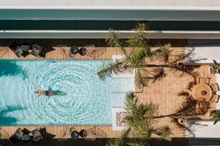 More Meni Residence & Suites - 9