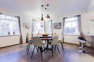 Superb central location, no car needed - Spacious - 2