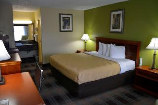 Quality Inn Savannah Midtown - 8