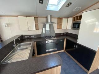 8 Berth caravan Skegness Golden Palm resort - 3