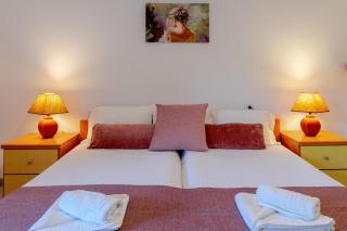 Rivendell Apartments - 4