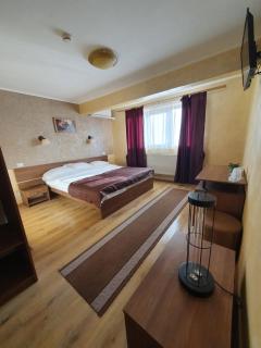 EFM Motel - Brezoi - 9