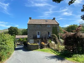 Wonderfully Scenic and Comfortable Dales Mill Property - West Burton - 0