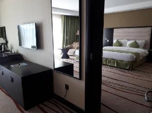 Crossroads Hotel Blantyre - Blantyre - 8