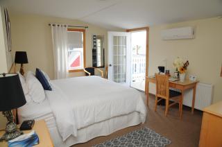 Smugglers Cove Inn - Lunenburg - 3