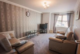 2 Bed Blackburn Village Apt With Wifi & Parking - Aberdeen - 0