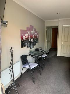 Cromwell Getaway - 1