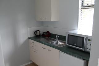 Aquarius Motor Inn - 1