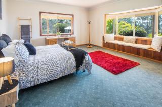 Farm Stay & Iconic Water Views - 32 Zachary Drive - Mallacoota - 6