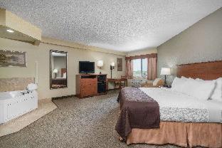 AmericInn by Wyndham Newton - Newton - 3