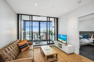 KOZYGURU FORTITUDE VALLEY 2 BED DESIGNER APT + FREE PARKING QFV179-803 - Brisbane - 0