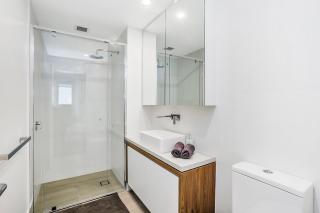 KOZYGURU FORTITUDE VALLEY 2 BED DESIGNER APT + FREE PARKING QFV179-803 - Brisbane - 7