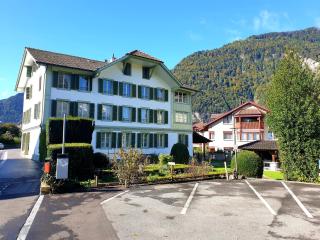 Interlaken Town House Sleeps 12 guests Central - Interlaken - 9