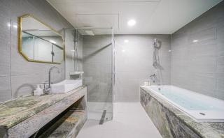 The Stone Bridge Hotel Dongnae - Busan - 7