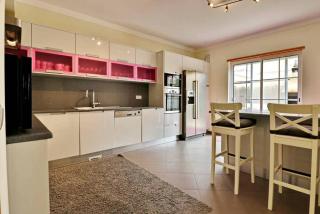 Villa Varandas Do Lago 5 Bedroom Villa Private Pool Table Tennis A Few Minutes Drive Between Vale Do Lobo And Quinta Do Lago - Vale do Lobo - 5