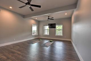 Boat Dock and Fire Pit Luxe Osage Beach Lake House! - Osage Beach - 9