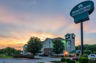 HomeTowne Studios & Suites by Red Roof Bentonville - Bentonville - 3