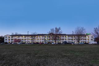 HomeTowne Studios by Red Roof Philadelphia - Maple Shade, NJ - Maple Shade - 3