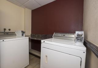 Red Roof Inn PLUS+ Poughkeepsie - 3