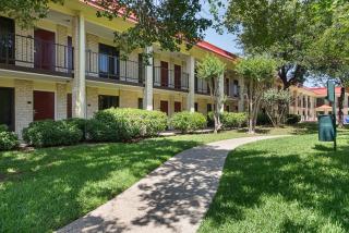 Red Roof Inn PLUS+ Dallas - Addison - Addison - 4