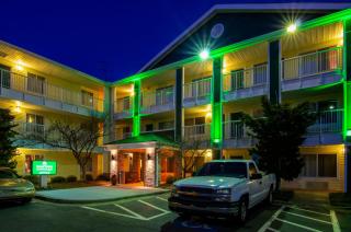 Hometowne Studios by Red Roof Winston-Salem - University Pkwy - Winston-Salem - 4