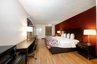 Red Roof Inn Atlanta - Suwanee/Mall of Georgia - 1