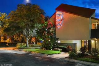 Red Roof Inn Tampa Fairgrounds - Casino - 9