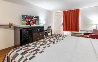 Red Roof Inn Forsyth - 8