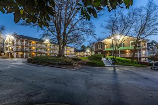 HomeTowne Studios by Red Roof Atlanta - Norcross Downtown - 2