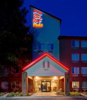 Red Roof Inn PLUS Raleigh Downtown NCSU Conv Center - Raleigh - 5