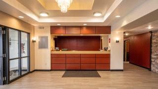 Red Roof Inn & Suites Indianapolis Airport - Indianápolis - 5