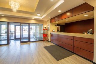 Red Roof Inn & Suites Indianapolis Airport - Indianápolis - 4