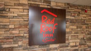 Red Roof Inn & Suites Indianapolis Airport - Indianápolis - 3